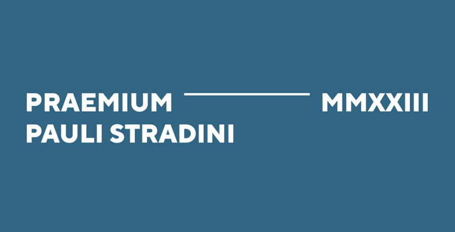 Teksts uz zila fona skan 